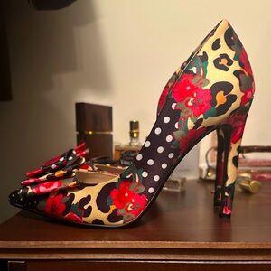 Betsey Johnson PRINCE pumps
